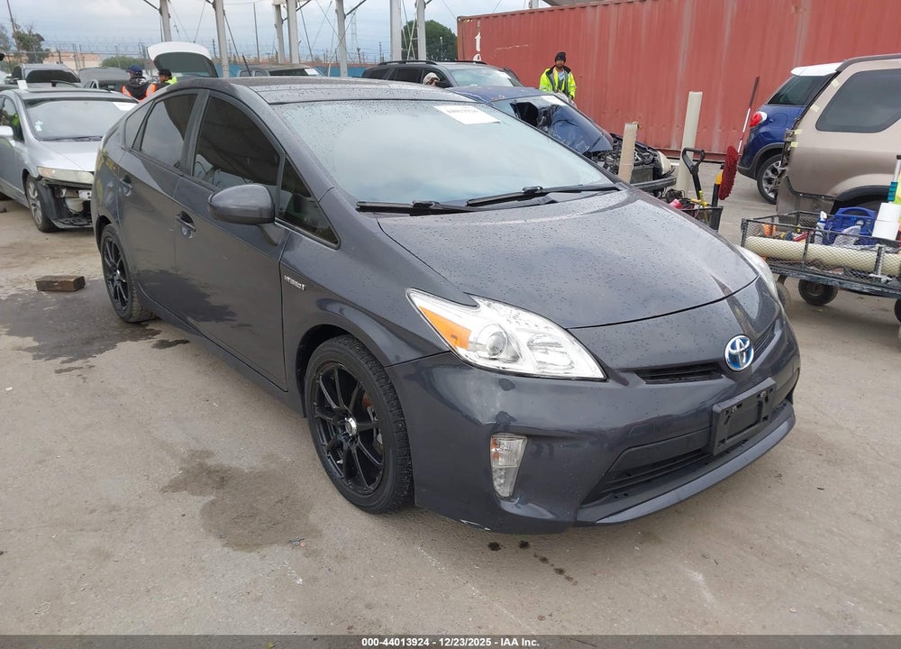 2013 TOYOTA PRIUS FOUR VIN: JTDKN3DU3D1688049