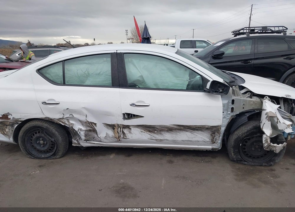 2017 NISSAN VERSA 1.6 SV VIN: 3N1CN7AP0HL838744
