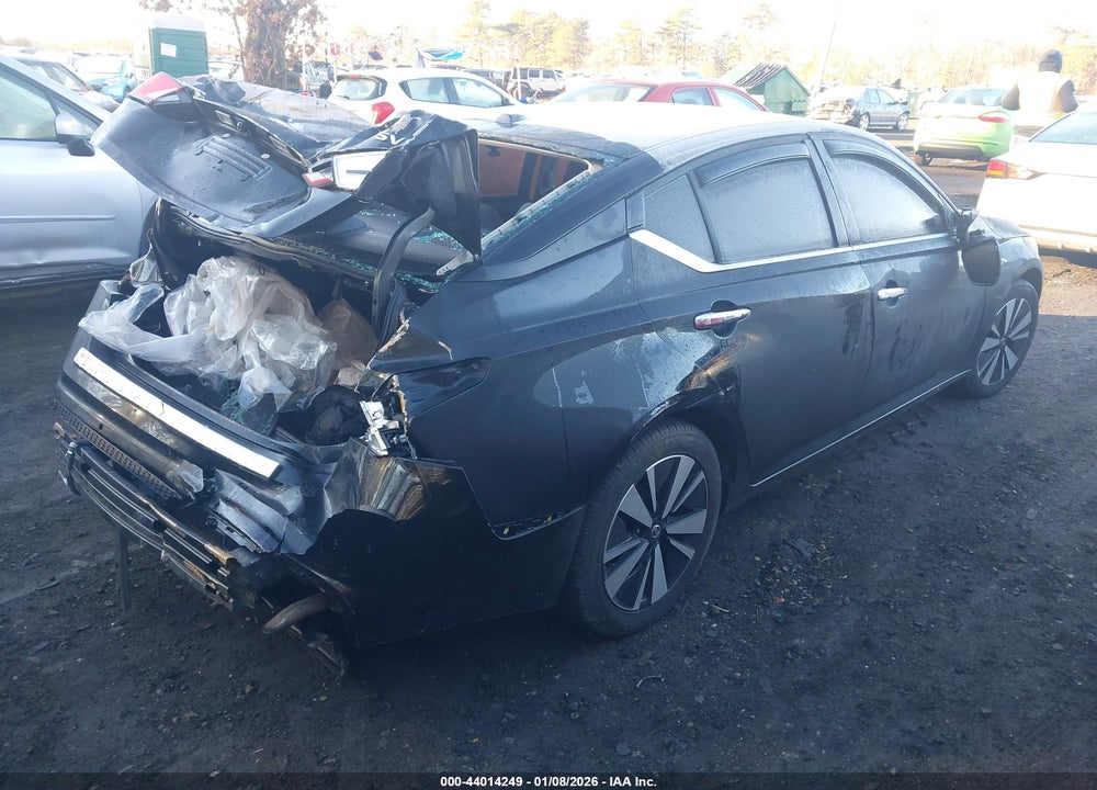 2022 NISSAN ALTIMA SV FWD VIN: 1N4BL4DV3NN327635