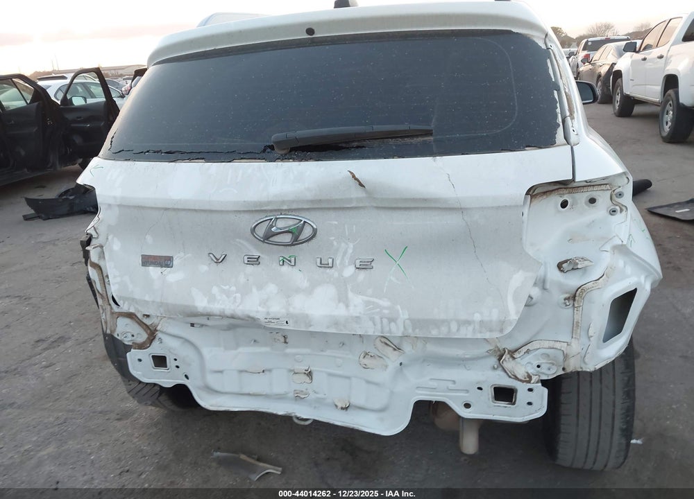 2025 HYUNDAI VENUE SEL VIN: KMHRC8A32SU354650