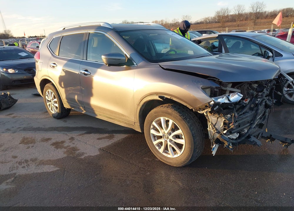 2017 NISSAN ROGUE SV VIN: KNMAT2MV4HP612475