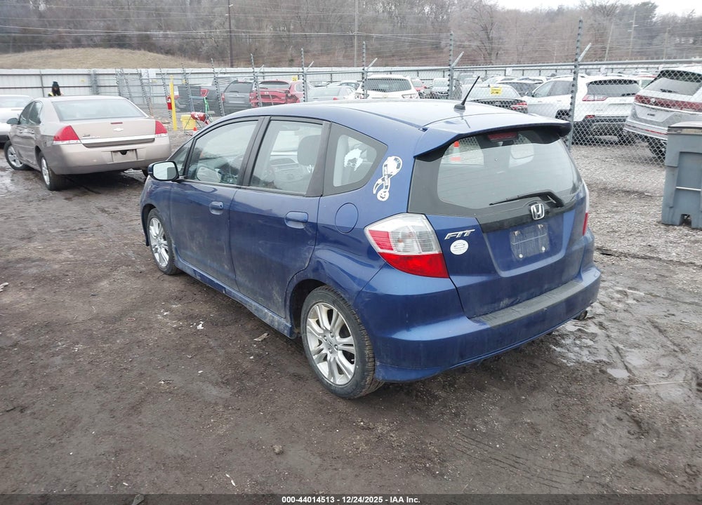 2010 HONDA FIT SPORT VIN: JHMGE8H40AS021795