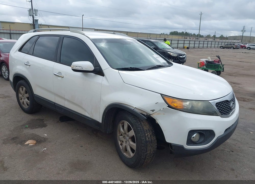 2013 KIA SORENTO LX VIN: 5XYKT3A68DG421078