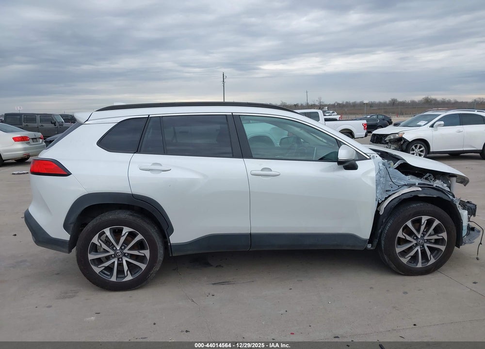 2022 TOYOTA COROLLA CROSS XLE VIN: 7MUEAABG1NV023705