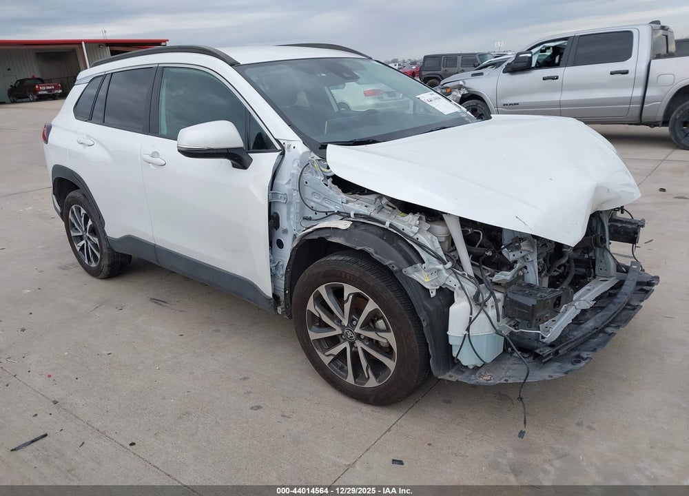 2022 TOYOTA COROLLA CROSS XLE VIN: 7MUEAABG1NV023705