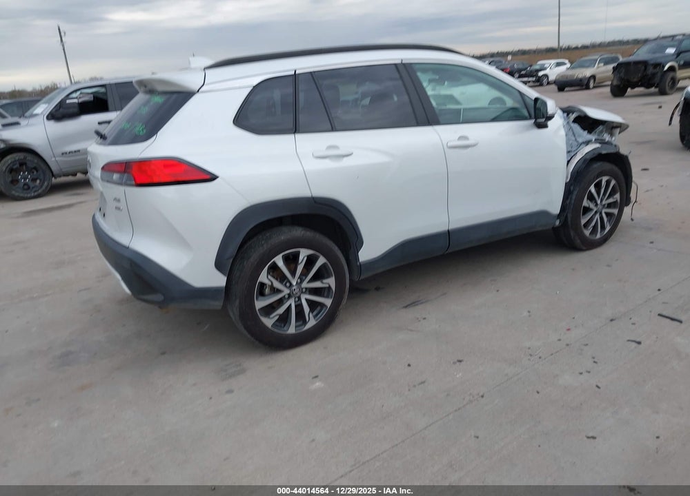 2022 TOYOTA COROLLA CROSS XLE VIN: 7MUEAABG1NV023705
