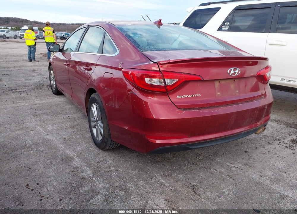 2015 HYUNDAI SONATA SE VIN: 5NPE24AF0FH233754