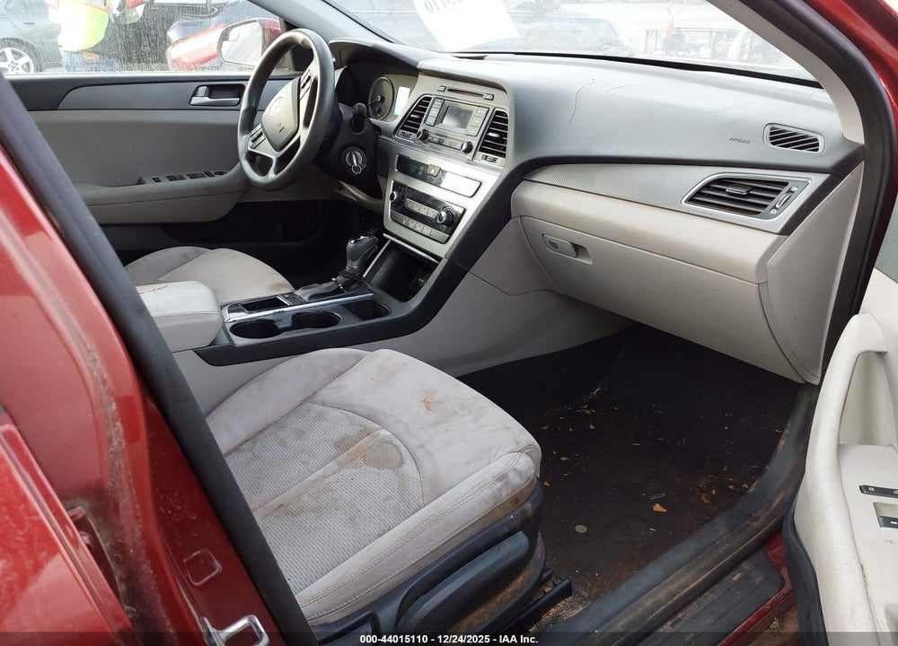 2015 HYUNDAI SONATA SE VIN: 5NPE24AF0FH233754