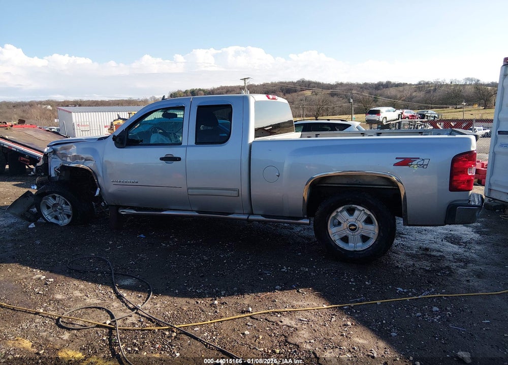 2011 CHEVROLET SILVERADO 1500 LT VIN: 1GCRKSE35BZ336192