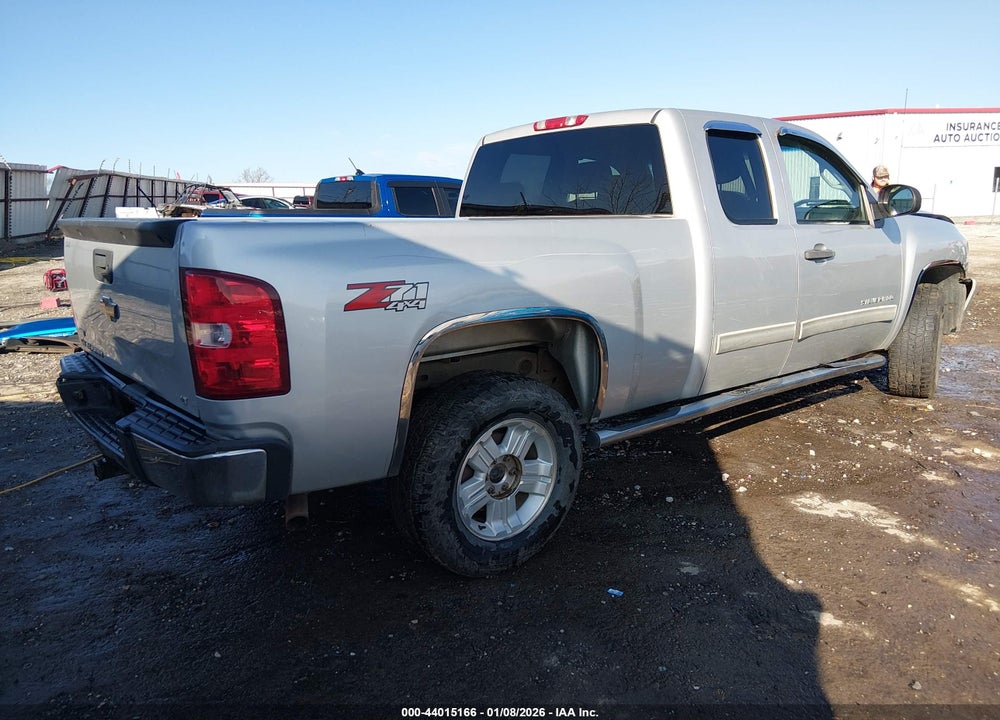 2011 CHEVROLET SILVERADO 1500 LT VIN: 1GCRKSE35BZ336192