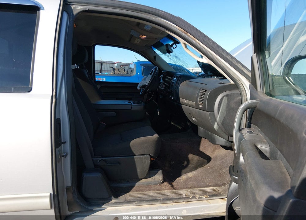 2011 CHEVROLET SILVERADO 1500 LT VIN: 1GCRKSE35BZ336192