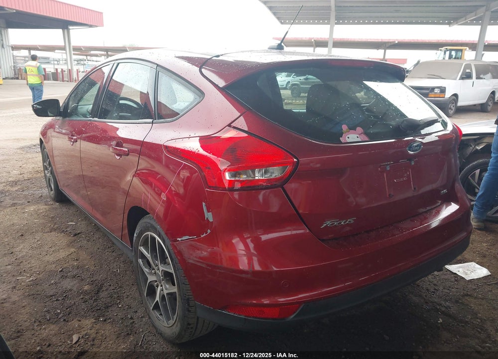 2017 FORD FOCUS SEL VIN: 1FADP3M2XHL213838
