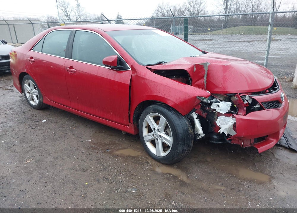 2014 TOYOTA CAMRY SE VIN: 4T1BF1FK4EU870142