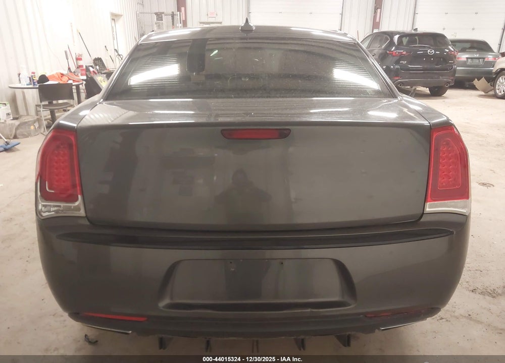 2015 CHRYSLER 300 LIMITED VIN: 2C3CCARG9FH892140