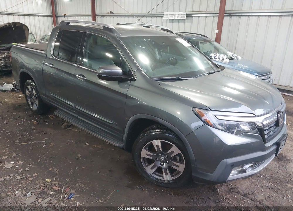 2018 HONDA RIDGELINE RTL-E VIN: 5FPYK3F79JB011530
