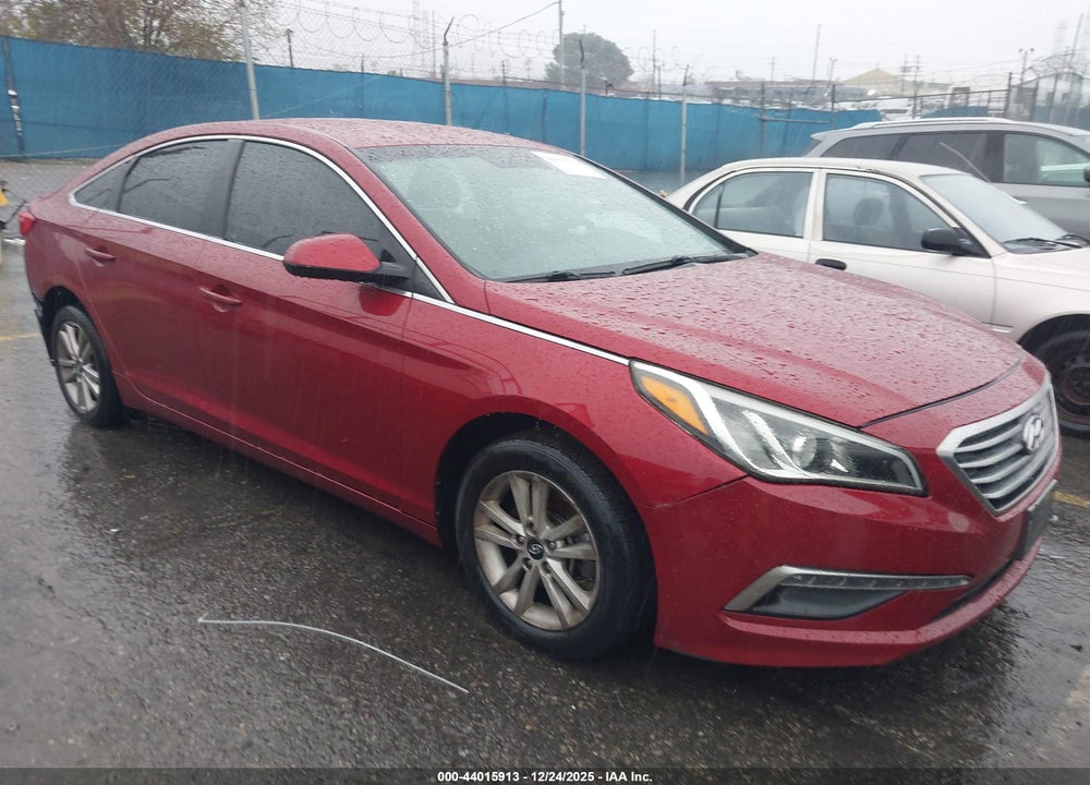 2015 HYUNDAI SONATA SE VIN: 5NPE24AFXFH072667