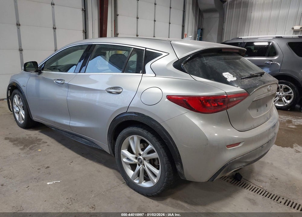 2017 INFINITI QX30 VIN: SJKCH5CP2HA033404