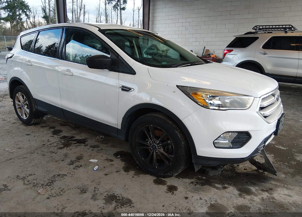 2017 FORD ESCAPE SE VIN: 1FMCU0G91HUB82149