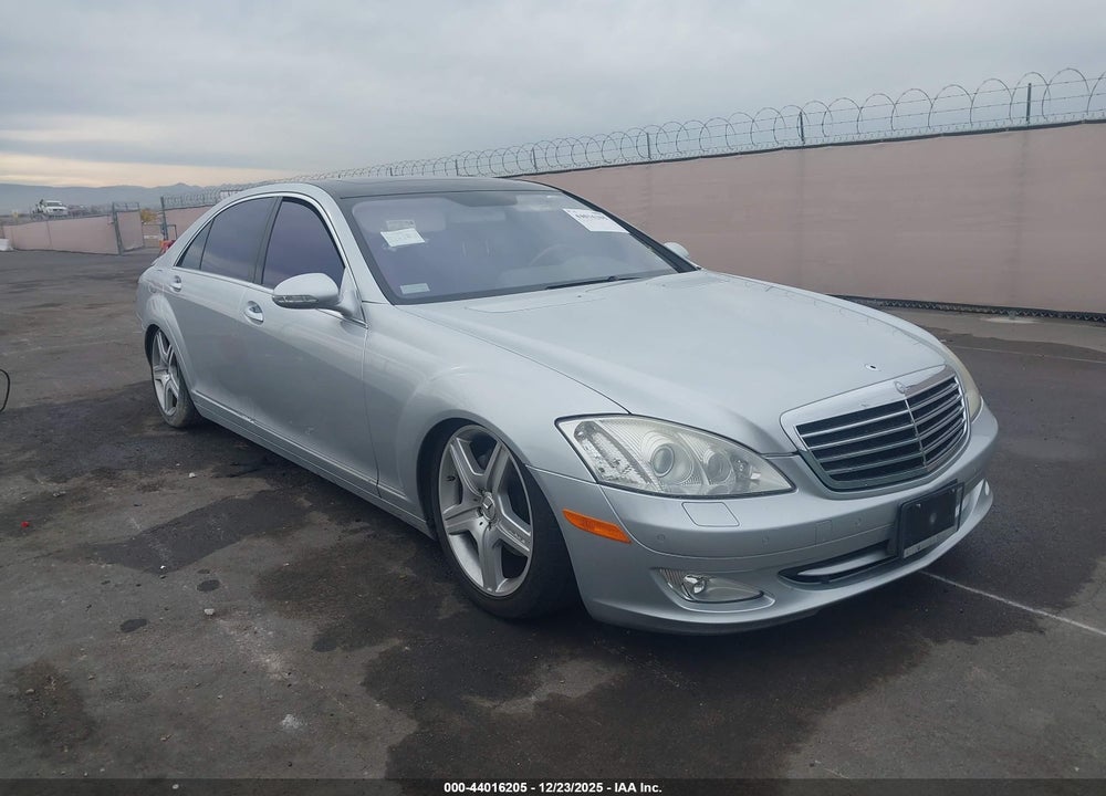 2007 MERCEDES-BENZ S 550 VIN: WDDNG71X47A037276