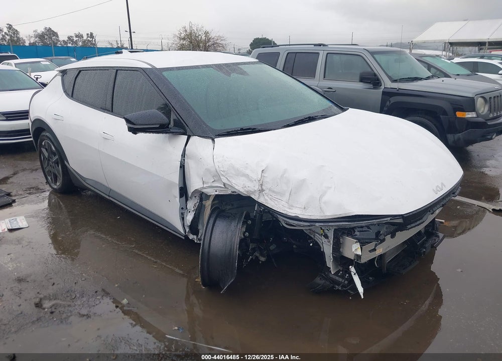2025 KIA EV6 LIGHT LONG RANGE VIN: 5XYC34JA4SG008571