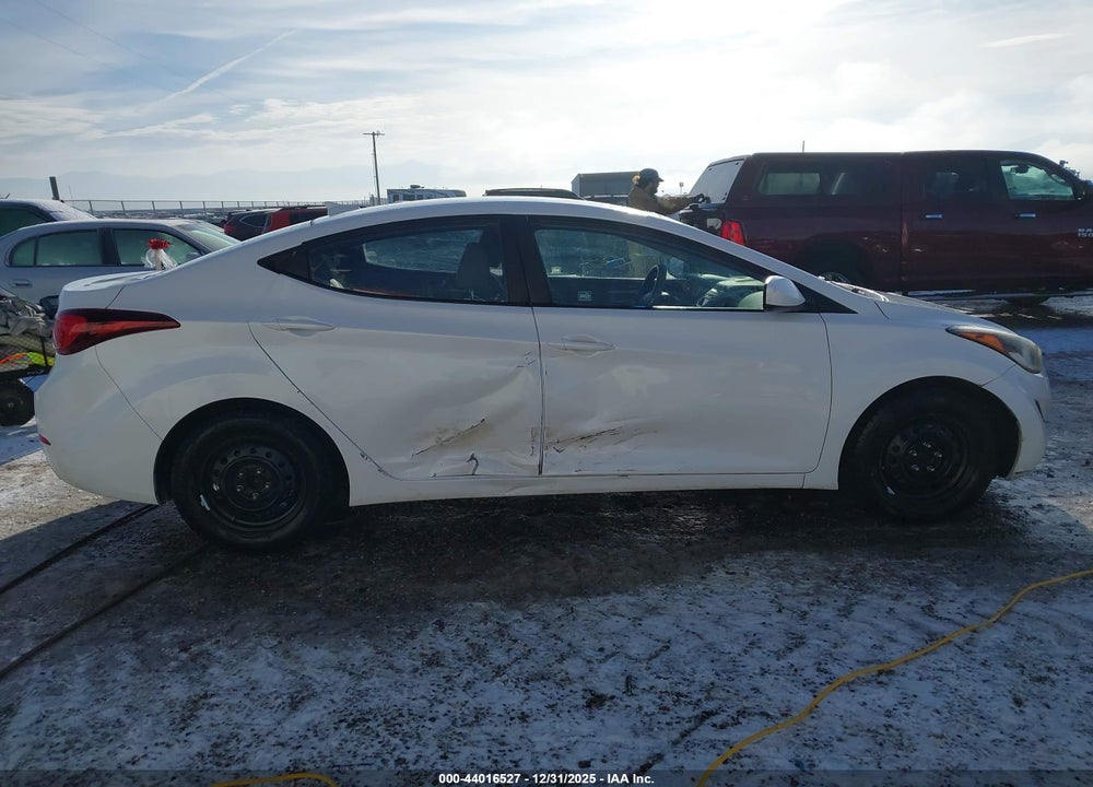 2016 HYUNDAI ELANTRA SE VIN: 5NPDH4AE9GH684264
