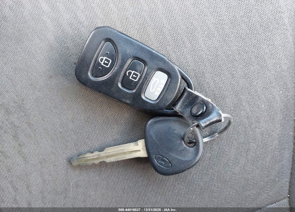 2016 HYUNDAI ELANTRA SE VIN: 5NPDH4AE9GH684264