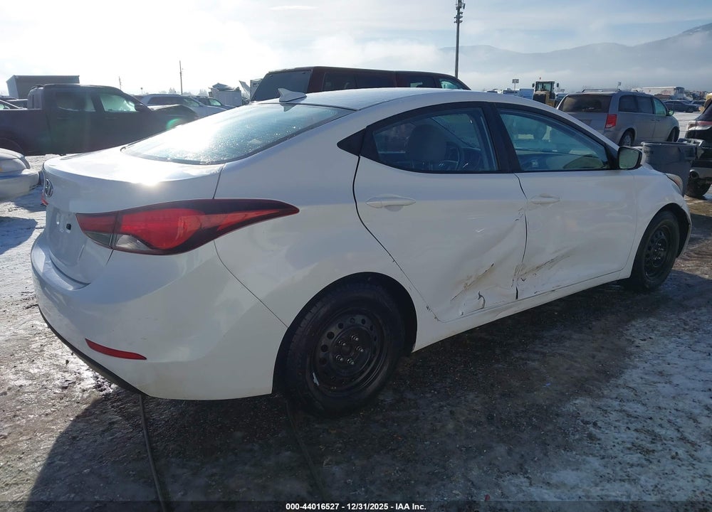 2016 HYUNDAI ELANTRA SE VIN: 5NPDH4AE9GH684264