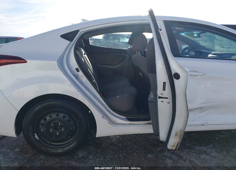 2016 HYUNDAI ELANTRA SE VIN: 5NPDH4AE9GH684264