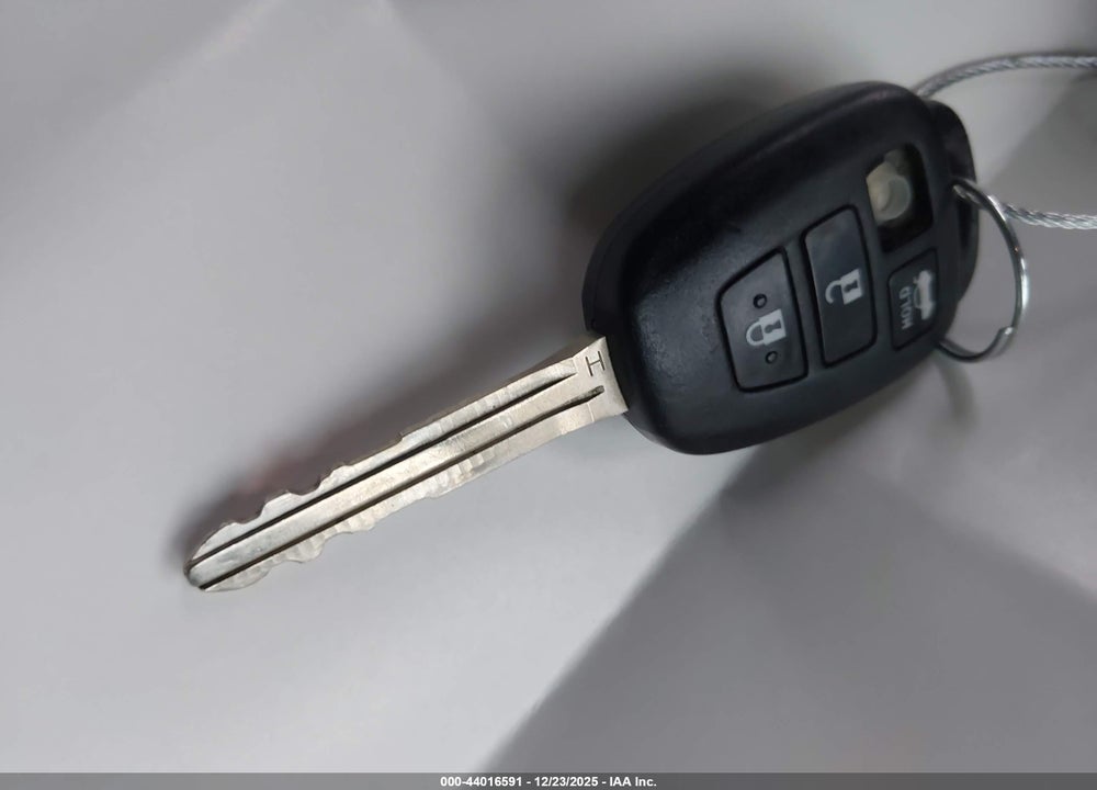 2017 TOYOTA COROLLA LE VIN: 2T1BURHE9HC879890