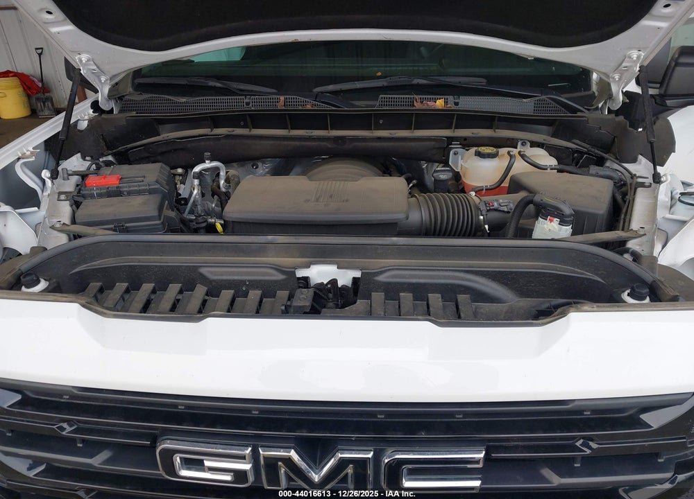 2023 GMC SIERRA 1500 4WD  SHORT BOX ELEVATION WITH 3SB VIN: 1GTUUCED2PZ119385