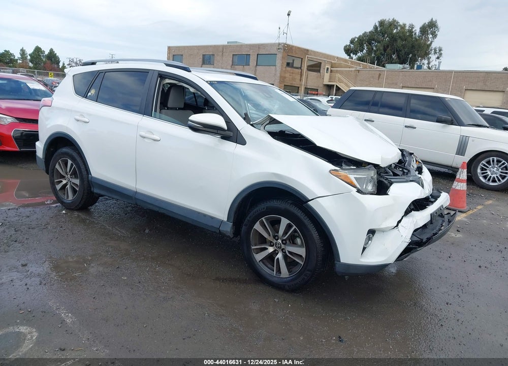2017 TOYOTA RAV4 XLE VIN: JTMWFREVXHD099691