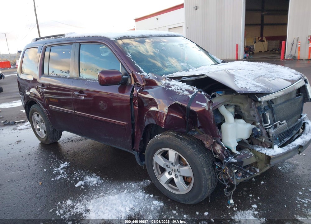 2011 HONDA PILOT EX-L VIN: 5FNYF4H50BB090134