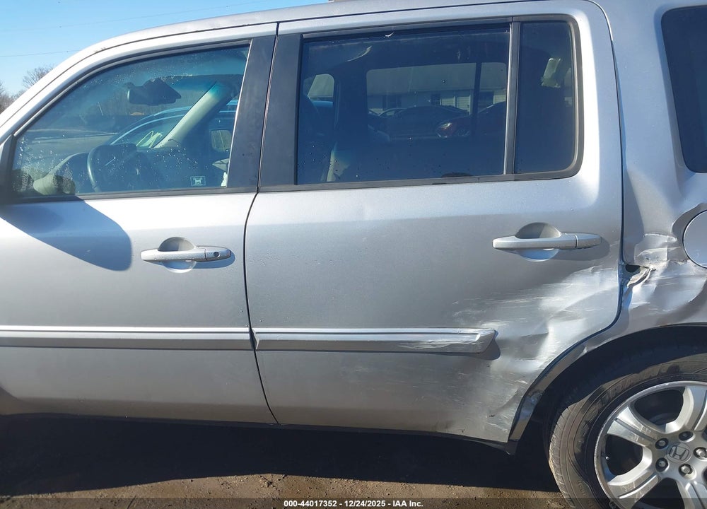 2012 HONDA PILOT EX-L VIN: 5FNYF4H51CB049285