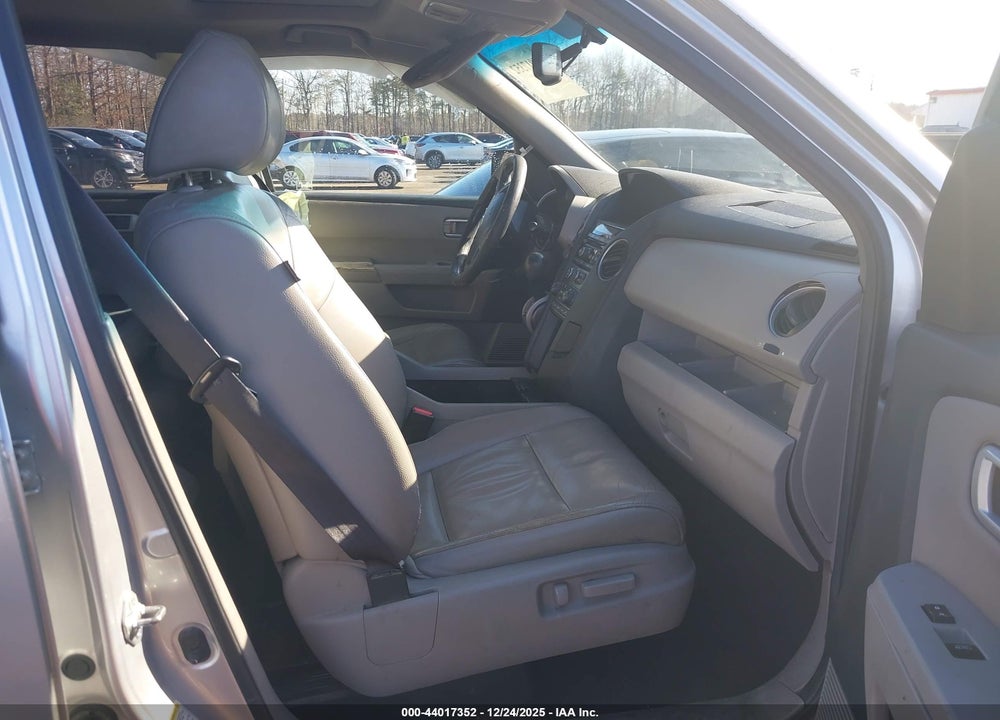 2012 HONDA PILOT EX-L VIN: 5FNYF4H51CB049285