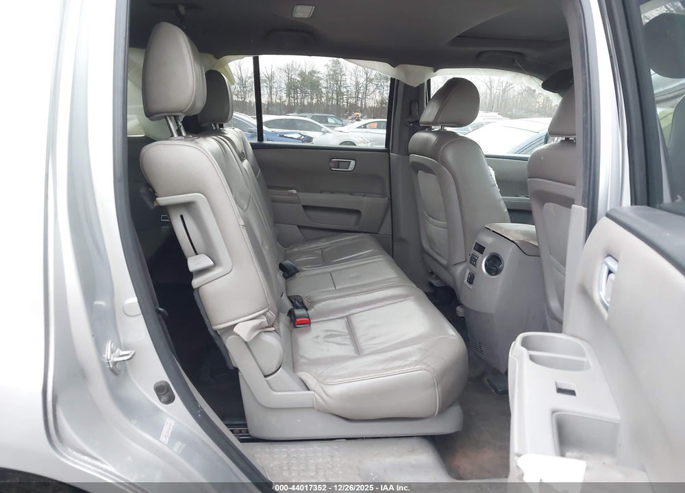 2012 HONDA PILOT EX-L VIN: 5FNYF4H51CB049285