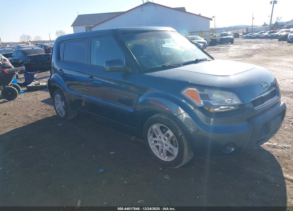 2011 KIA SOUL + VIN: KNDJT2A22B7196833