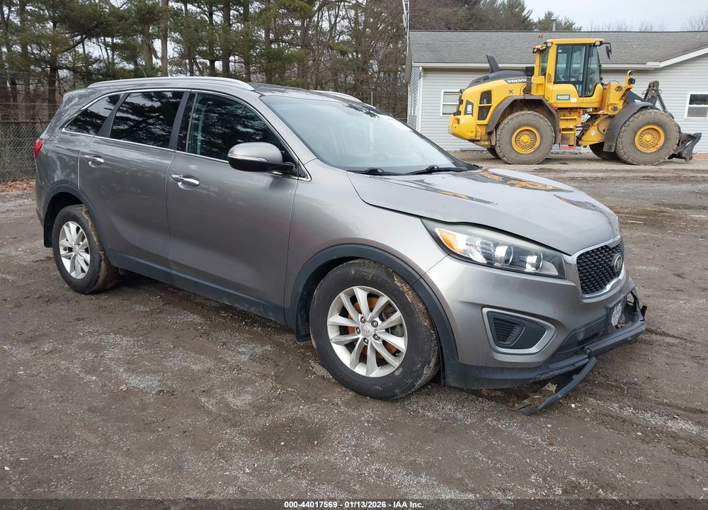 2016 KIA SORENTO 3.3L LX VIN: 5XYPG4A56GG130543