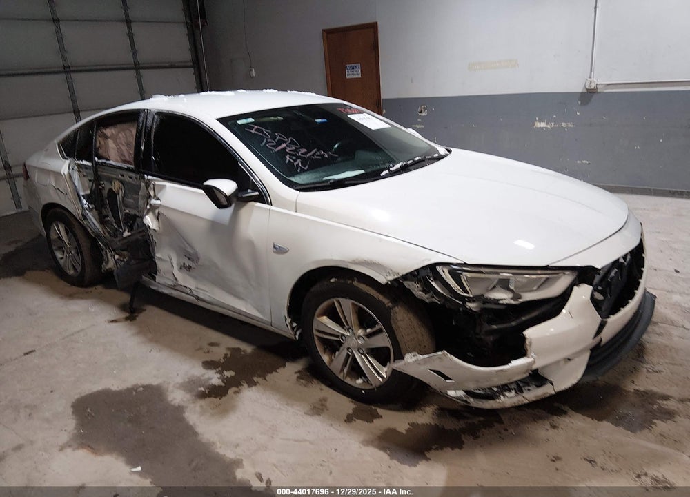 2018 BUICK REGAL SPORTBACK PREFERRED VIN: W04GL6SXXJ1048646