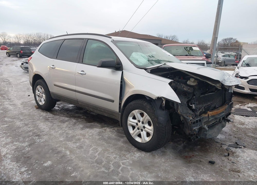 2012 CHEVROLET TRAVERSE LS VIN: 1GNKRFED2CJ171982