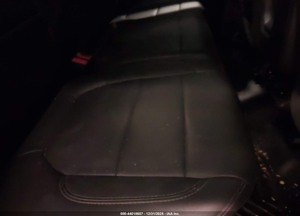 2019 GMC SIERRA 1500 SLT VIN: 1GTR9DED7KZ342575