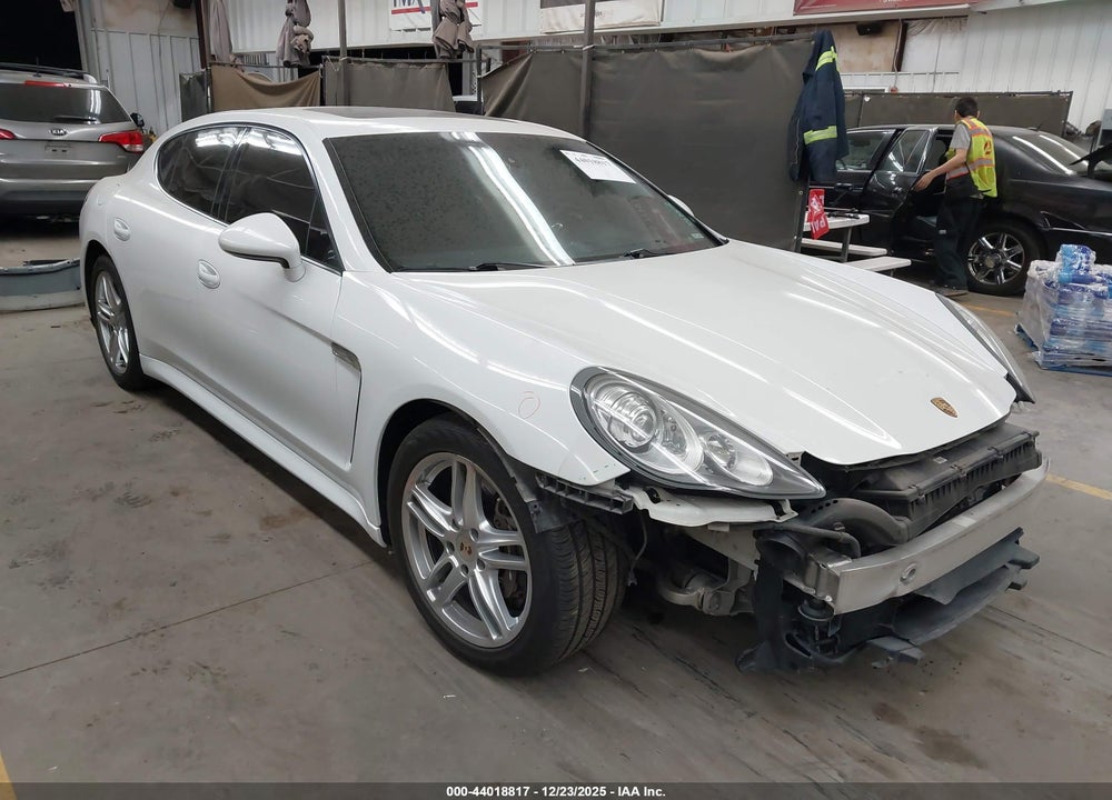 2013 PORSCHE PANAMERA 4 VIN: WP0AA2A72DL010896