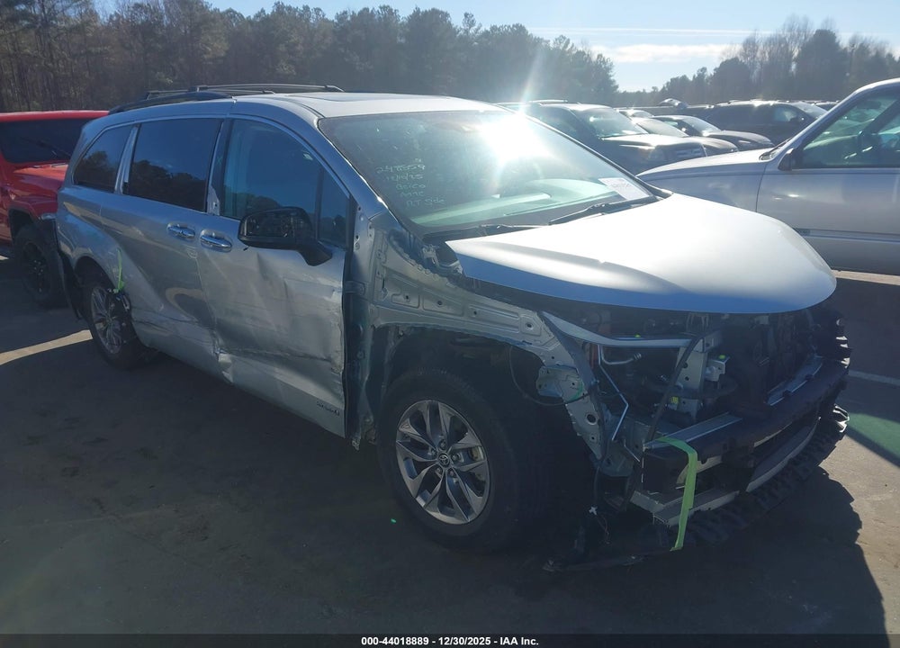 2021 TOYOTA SIENNA XLE VIN: 5TDJSKFC5MS009341
