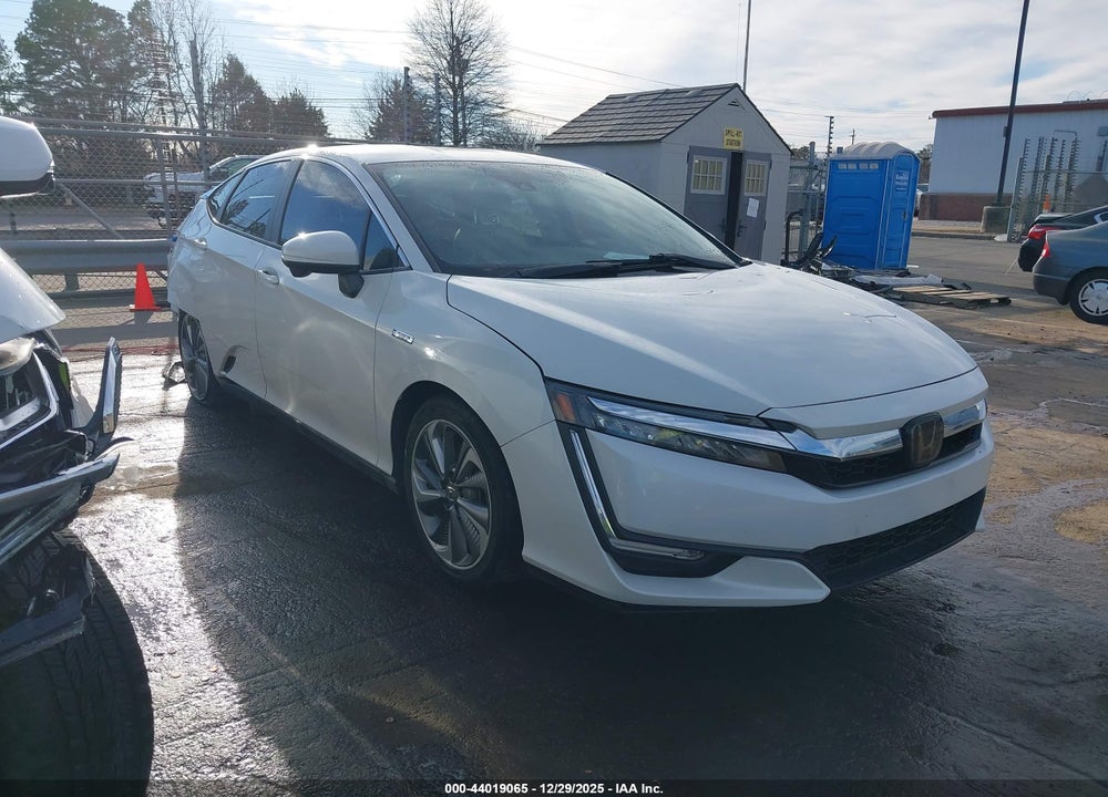 2018 HONDA CLARITY PLUG-IN HYBRID TOURING VIN: JHMZC5F31JC003680