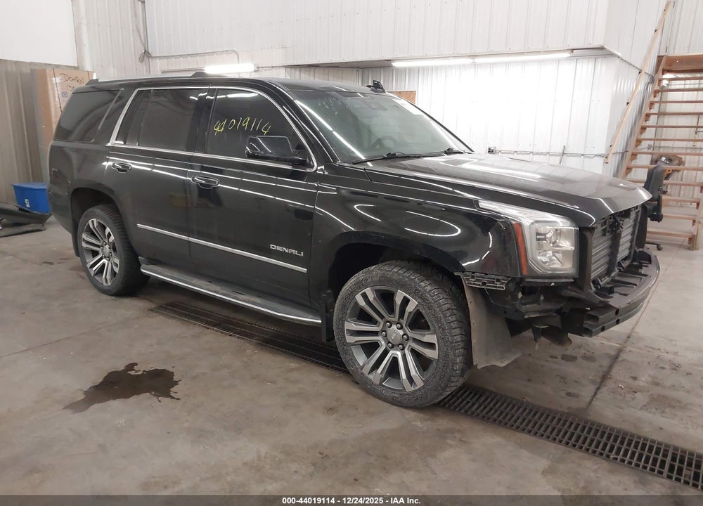 2017 GMC YUKON DENALI VIN: 1GKS2CKJ4HR190567