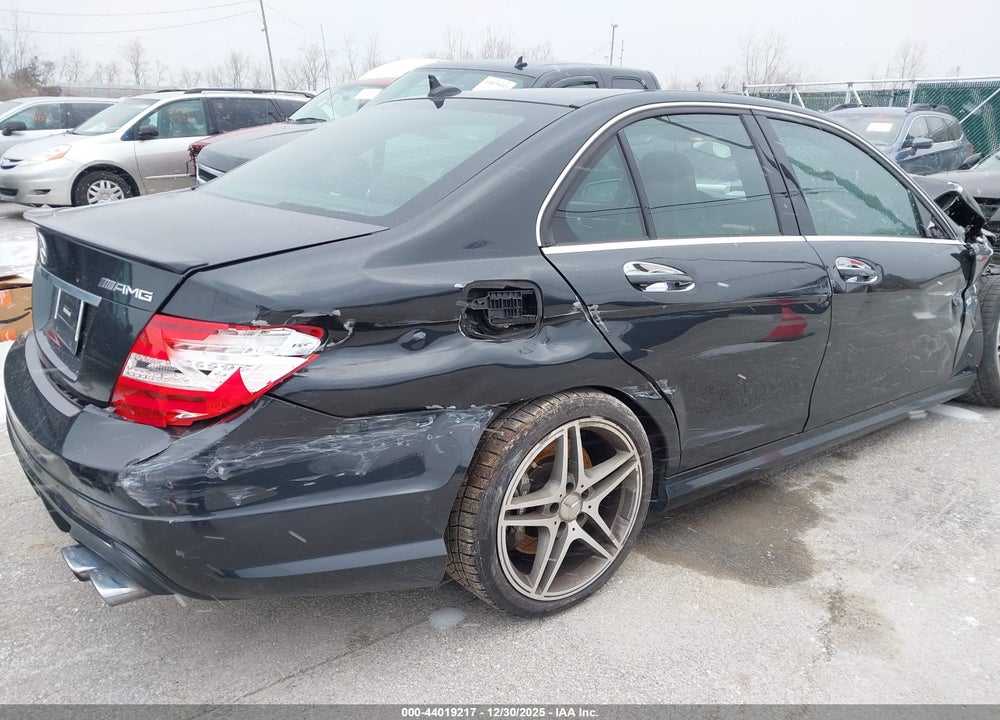 2012 MERCEDES-BENZ C 63 AMG VIN: WDDGF7HB1CA689580