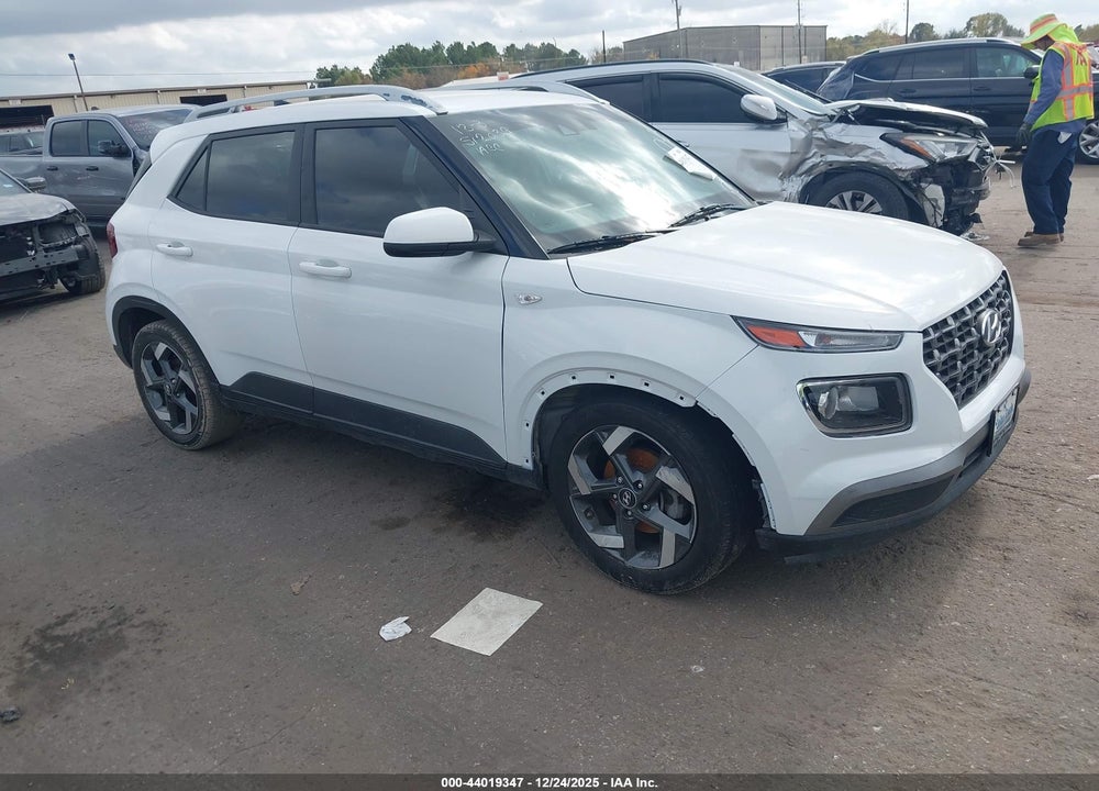 2021 HYUNDAI VENUE SEL VIN: KMHRC8A33MU082998