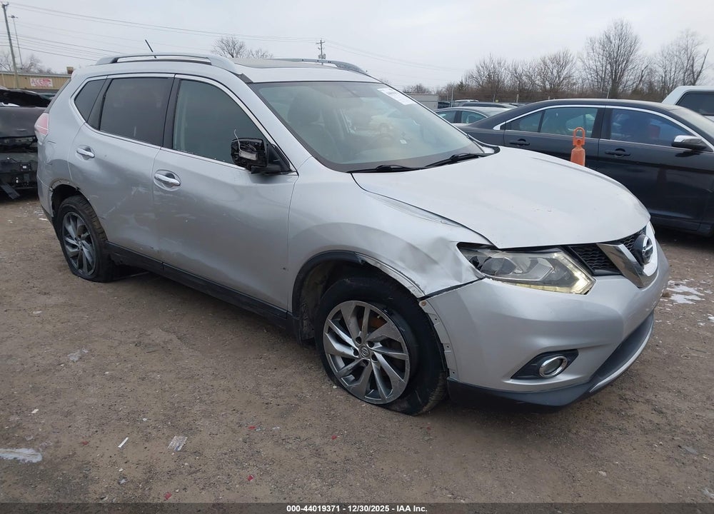 2015 NISSAN ROGUE SL VIN: 5N1AT2MV0FC825830