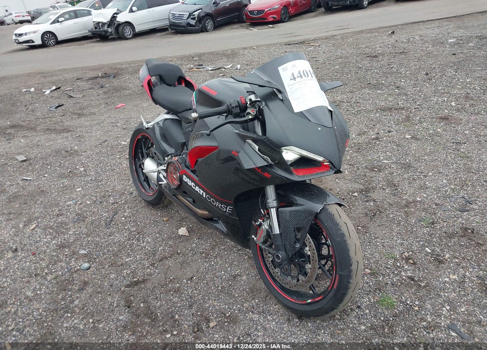 2025 DUCATI PANIGALE V2 VIN: ZDMHAATW5SB016003