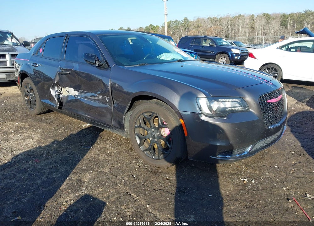 2019 CHRYSLER 300 TOURING AWD VIN: 2C3CCARG6KH538375