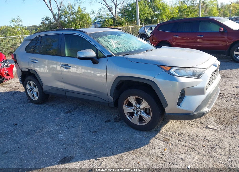 2021 TOYOTA RAV4 XLE VIN: 2T3W1RFV7MC094587